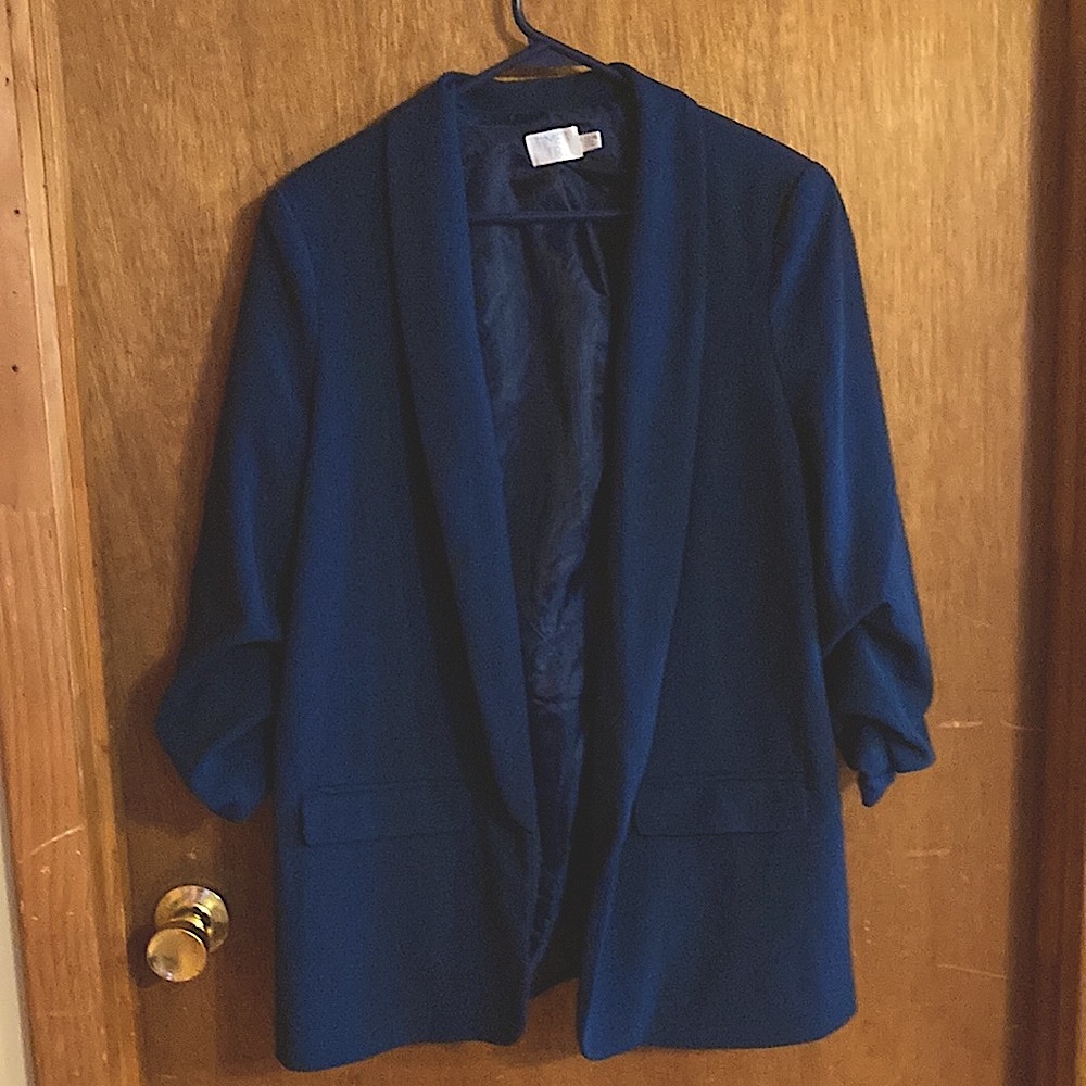 Below waist dress jacket size L navy blue. Very nice. Lined. Scrunched sleeves